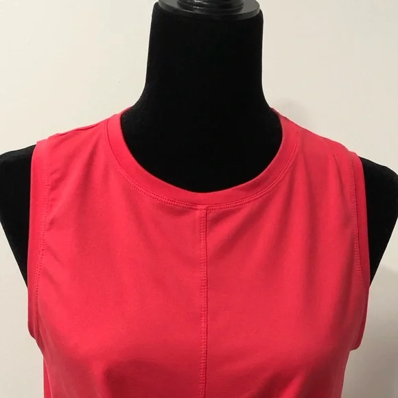 NWOT Pink Twist Front Slightly Cropped Tank - Picture 5 of 10